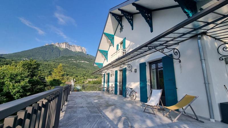 Maison - 255 m² - 10 pièces