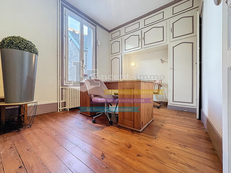 Immeuble - 117 m² - 6 pièces