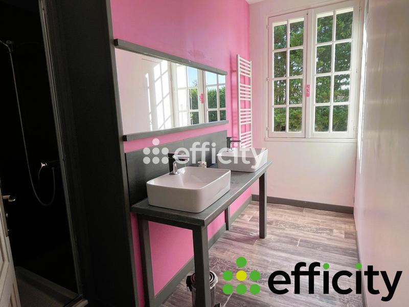 Maison de village - 360 m² - 10 pièces