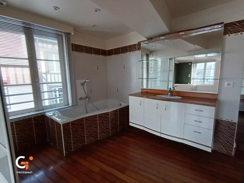 Maison - 136 m² - 7 pièces