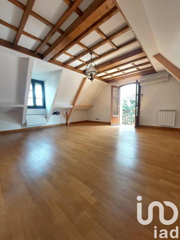 Maison - 389 m² - 10 pièces