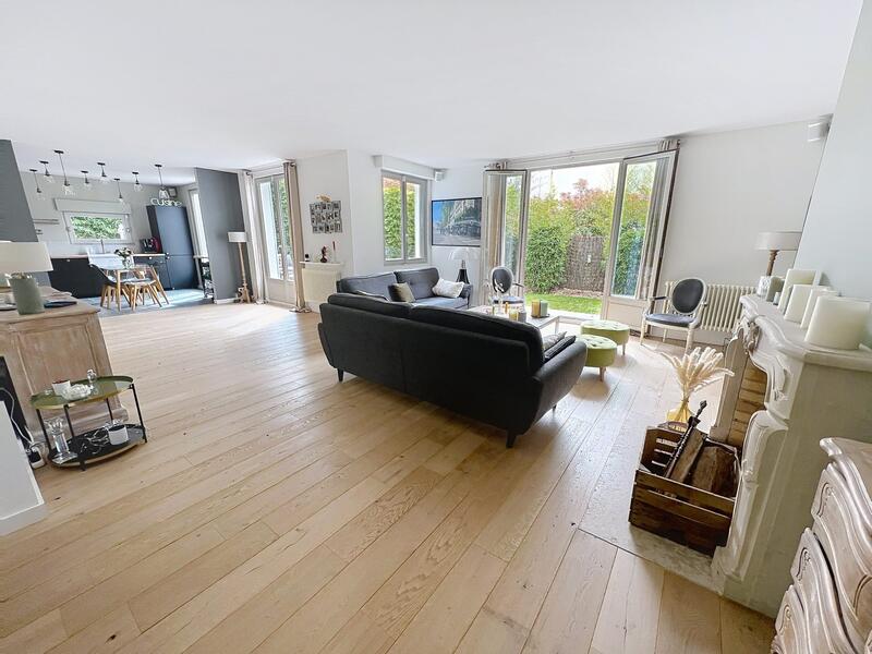 Villa - 200 m² - 6 pièces