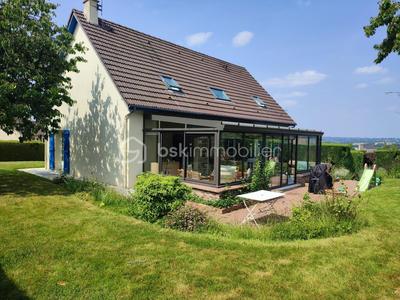 Maison traditionnelle - 163 m² - 7 pièces