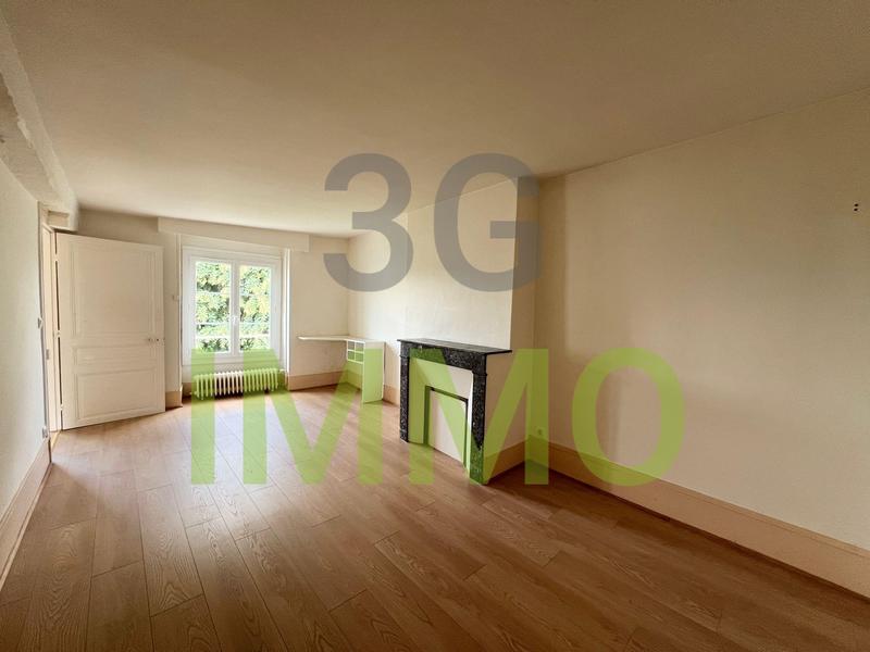 Propriété - 180 m² - 8 pièces