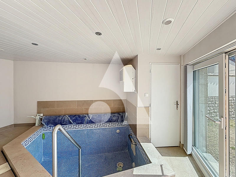 Maison - 197 m² - 5 pièces