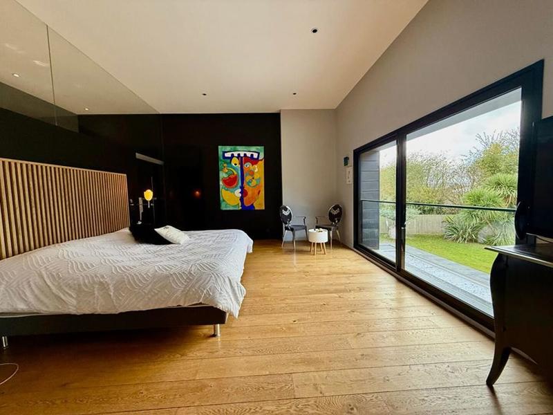 Propriété - 307 m² - 8 pièces