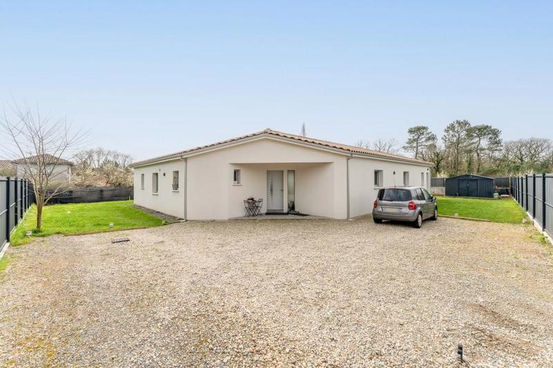 Maison - 196 m² - 8 pièces