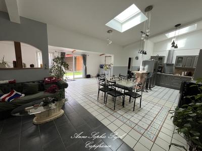 Maison - 114 m² - 5 pièces