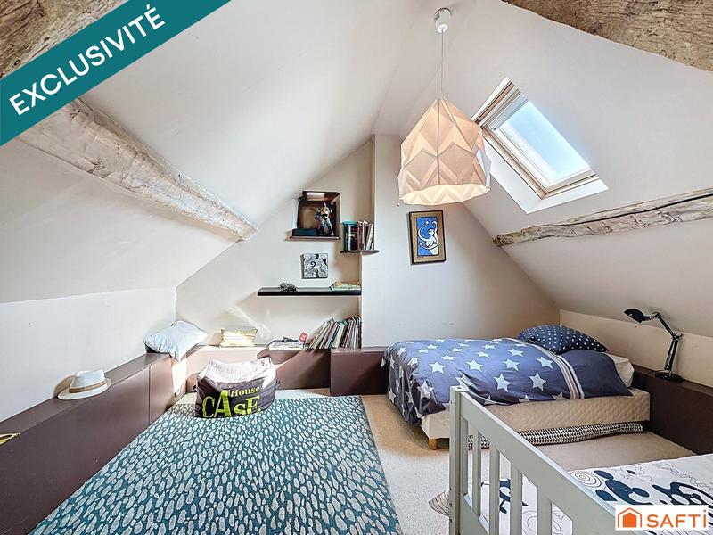 Maison - 222 m² - 8 pièces