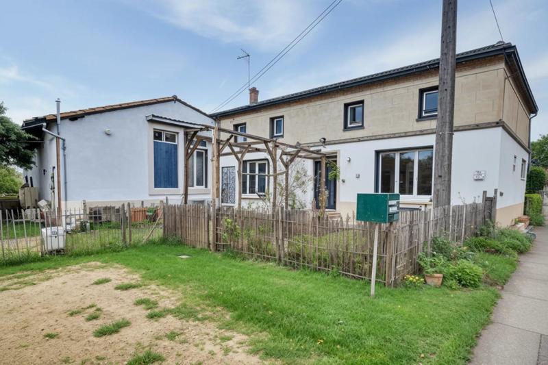 Maison - 200 m² - 8 pièces