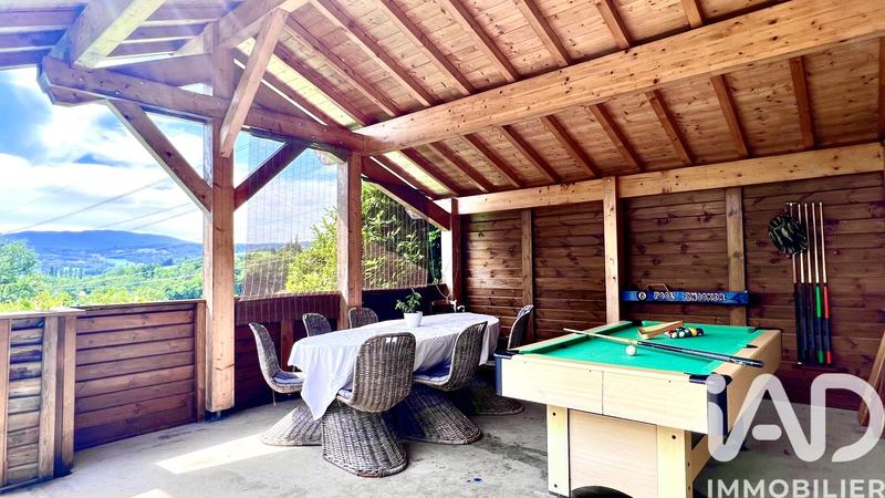 Maison - 300 m² - 5 pièces