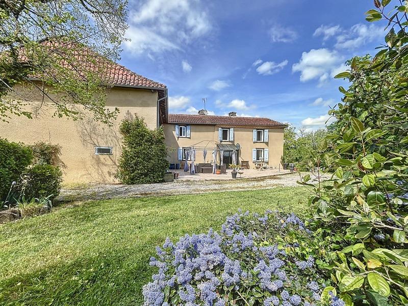 Maison - 160 m² - 8 pièces