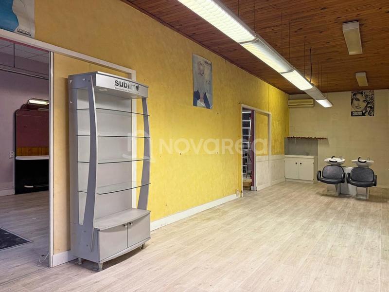 Local commercial - 89 m² - 3 pièces