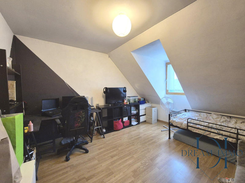 Maison - 92 m² - 5 pièces