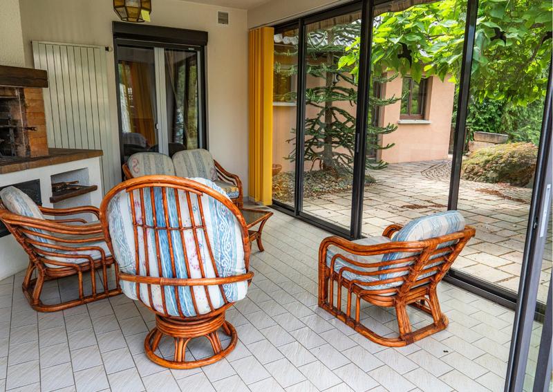 Villa - 303 m² - 8 pièces