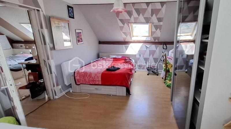 Maison traditionnelle - 185 m² - 10 pièces