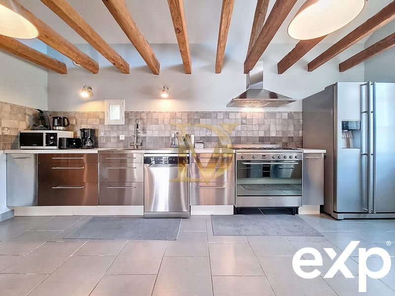 Maison ancienne - 402 m² - 11 pièces