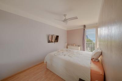 Appartement - 93 m² - 5 pièces