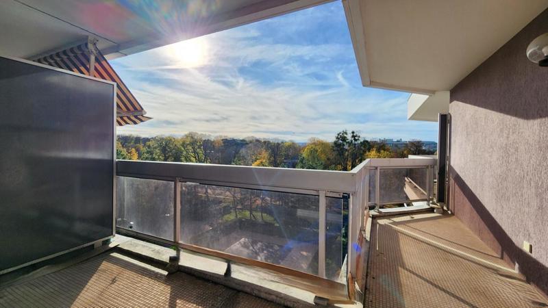 Appartement - 96 m² - 5 pièces