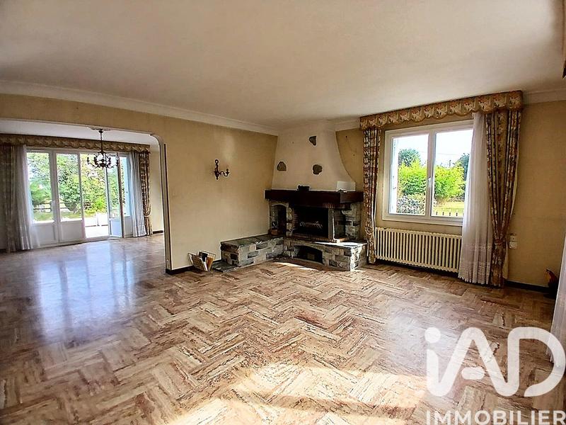 Maison - 207 m² - 11 pièces