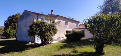 Maison - 228 m² - 8 pièces