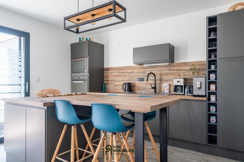 Villa - 90 m² - 4 pièces