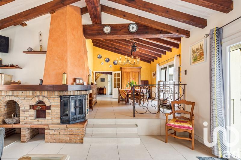 Maison - 238 m² - 8 pièces