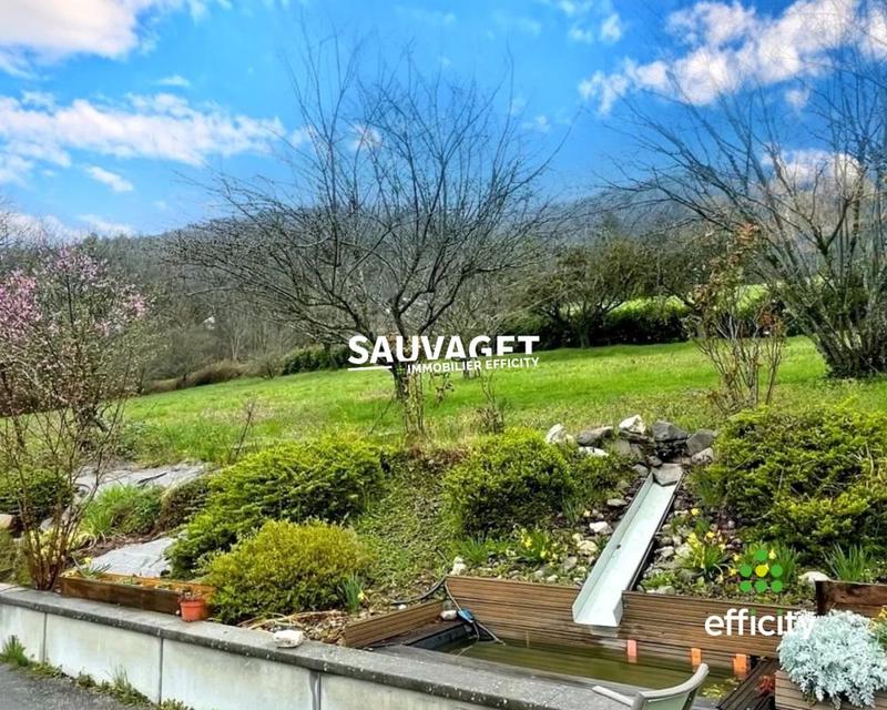 Maison - 320 m² - 11 pièces