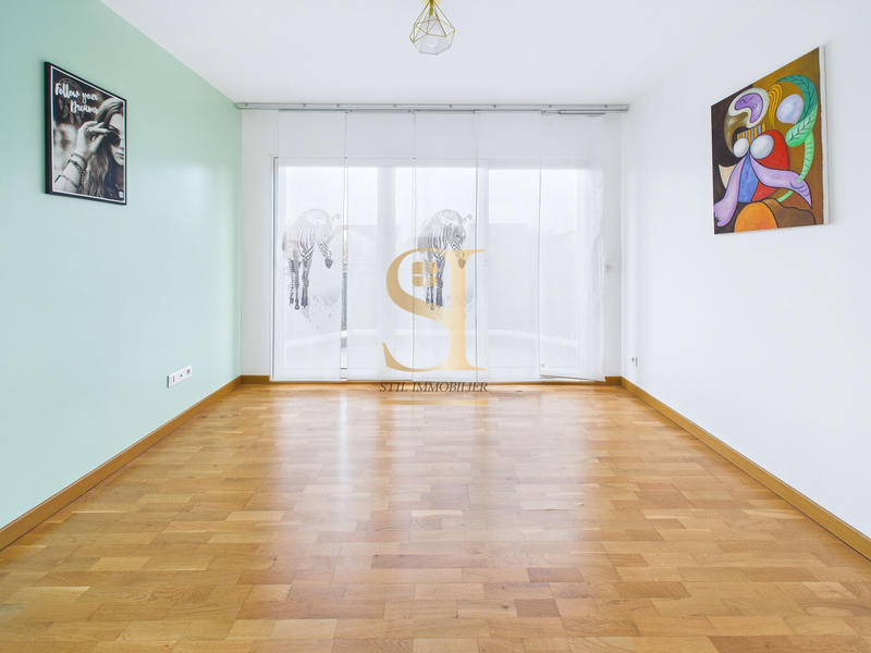 Maison - 211 m² - 9 pièces