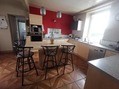 Maison - 140 m² - 5 pièces