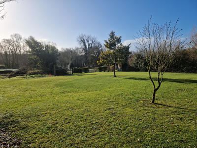 Terrain constructible - 1 000 m²