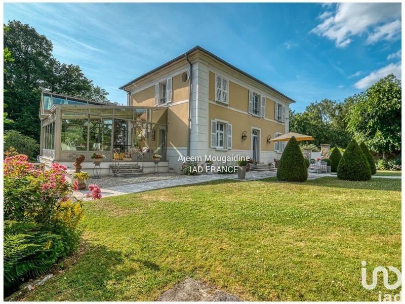 Maison - 226 m² - 9 pièces