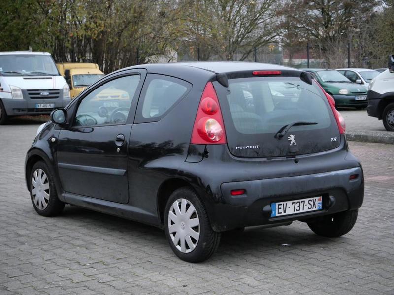 Peugeot 107 1.0i-12v