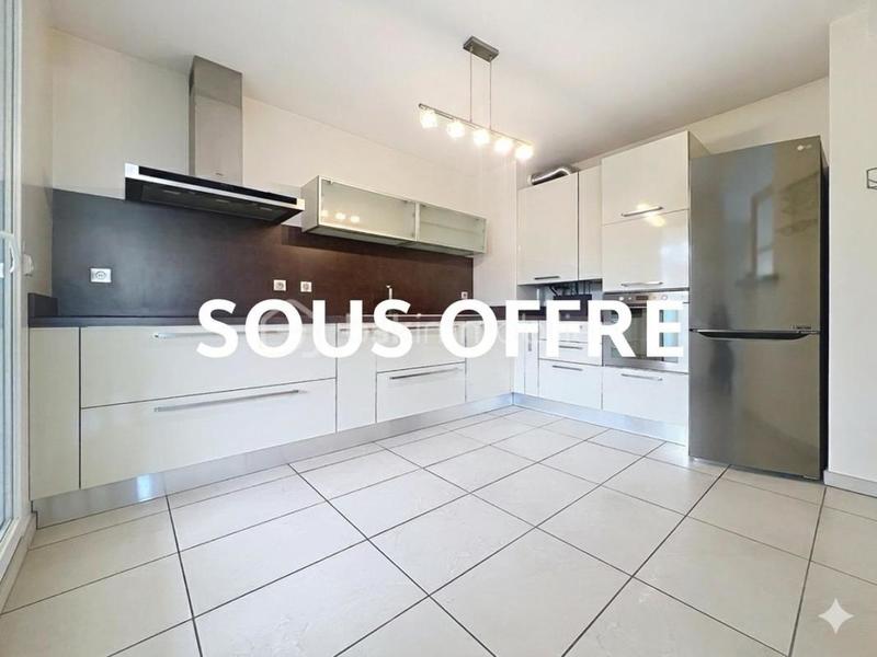 Appartement - 90 m² - 4 pièces