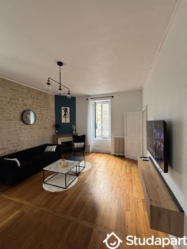 Chambre - 85 m² - 1 pièce