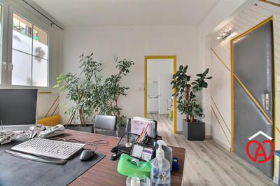 Local d'activités - 89 m² - 5 pièces