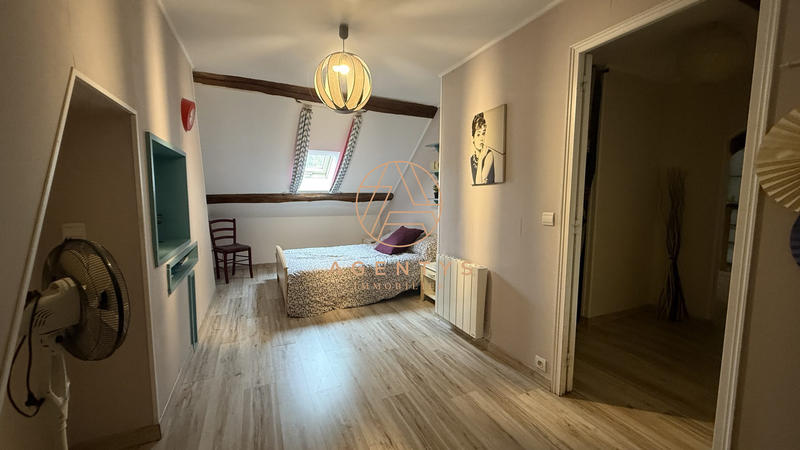 Maison - 157 m² - 8 pièces