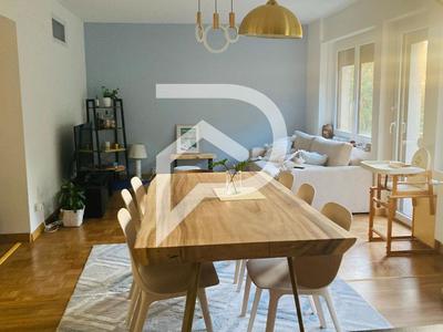 Appartement - 83 m² - 3 pièces