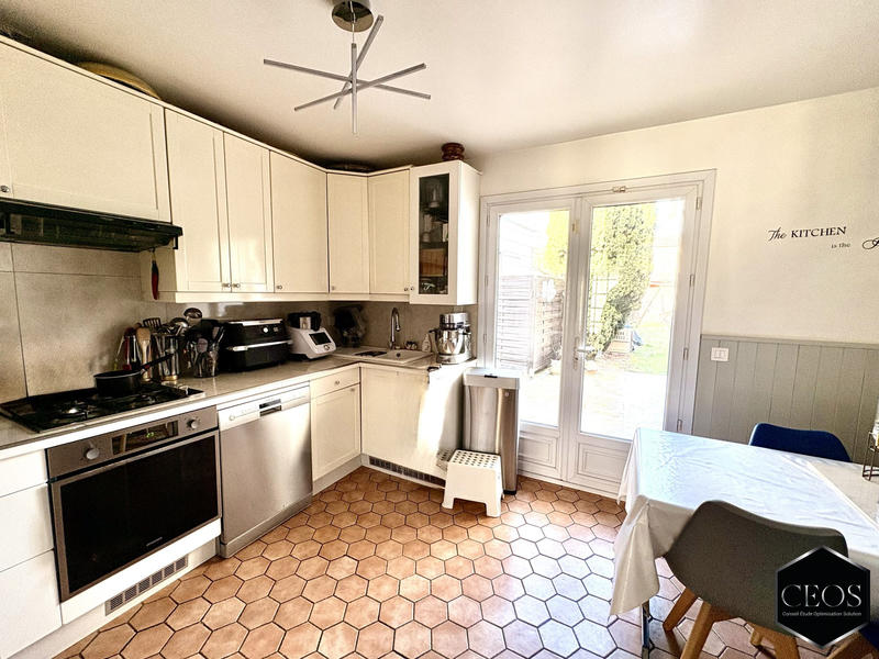 Maison - 180 m² - 8 pièces