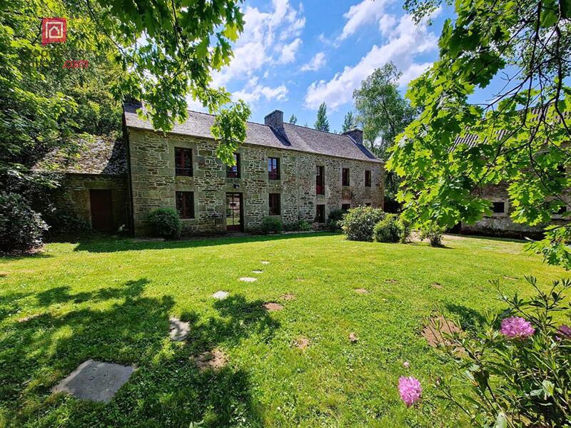 Maison - 167 m² - 8 pièces