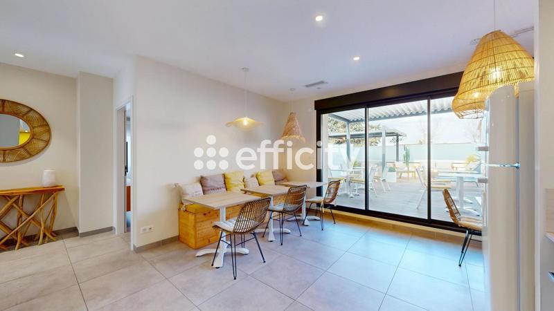 Maison - 186 m² - 8 pièces