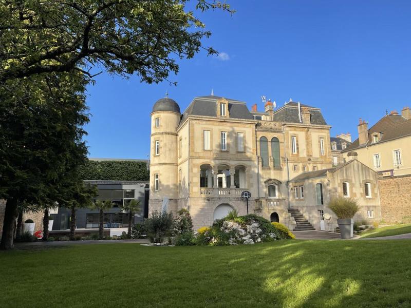 Hôtel particulier - 583 m² - 14 pièces