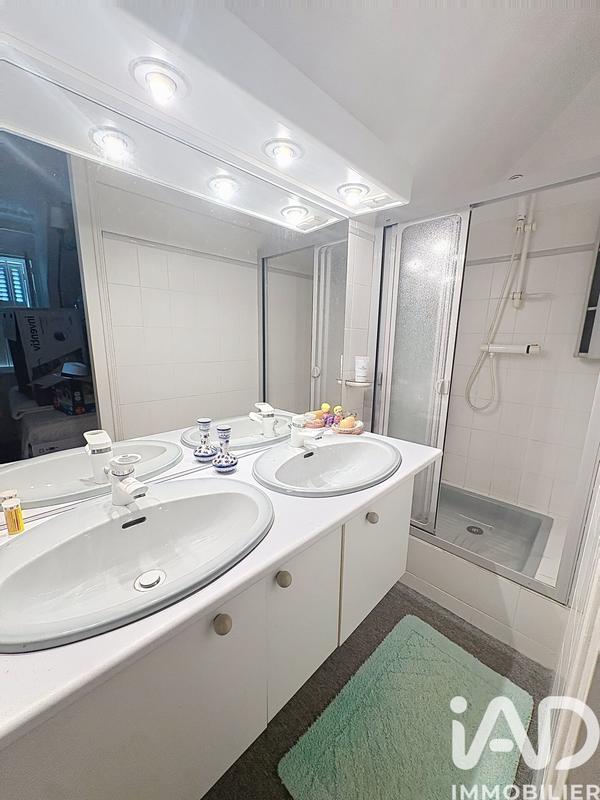 Maison - 160 m² - 8 pièces