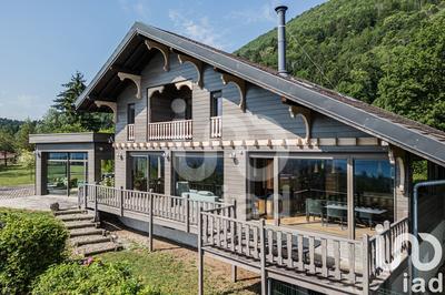 Maison - 332 m² - 8 pièces