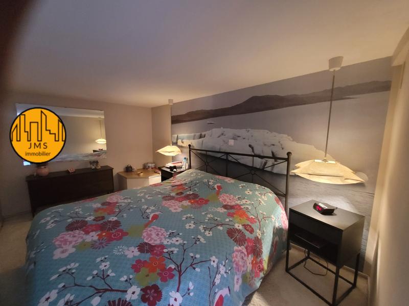 Maison - 215 m² - 8 pièces