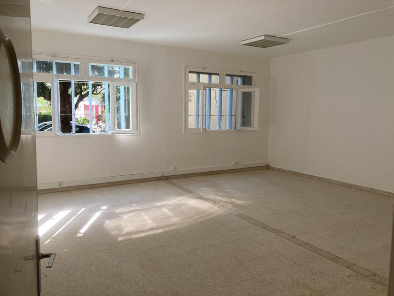 Local commercial - 220 m²