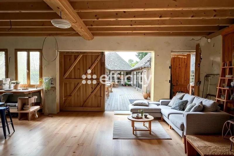 Maison - 240 m² - 8 pièces