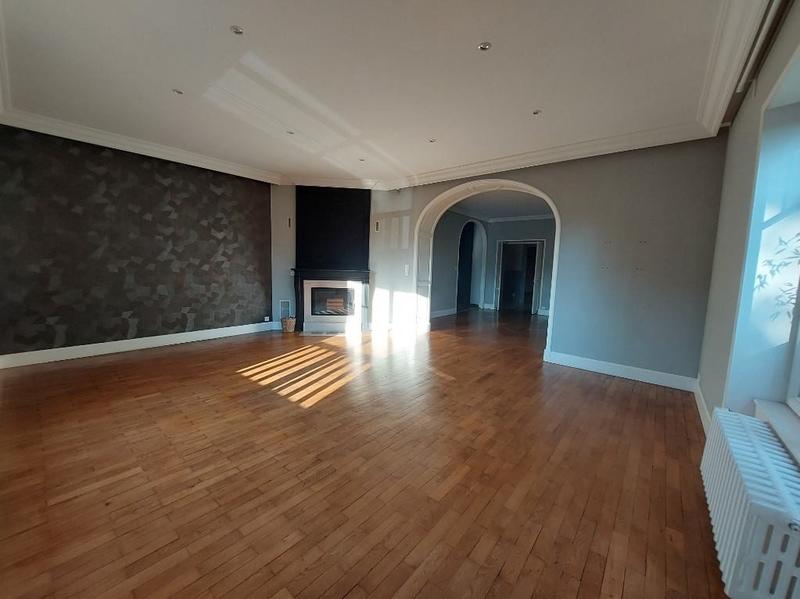 Maison - 217 m² - 10 pièces