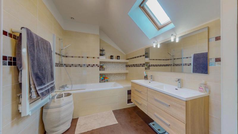 Maison - 85 m² - 4 pièces