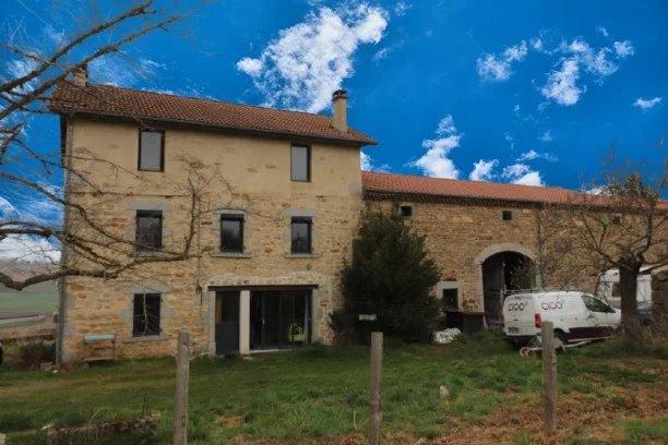 Propriété - 180 m² - 4 pièces